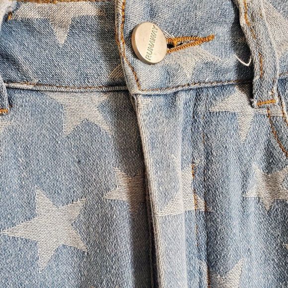 Women's Denim Skirt - Picture 3 of 4